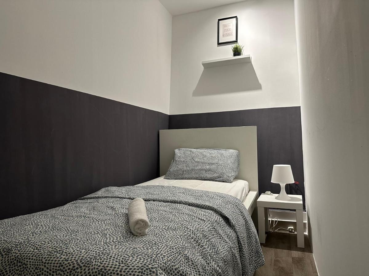 Traveller Partition Room In Al Barsha 1 Near Metro Dubaj Exteriér fotografie